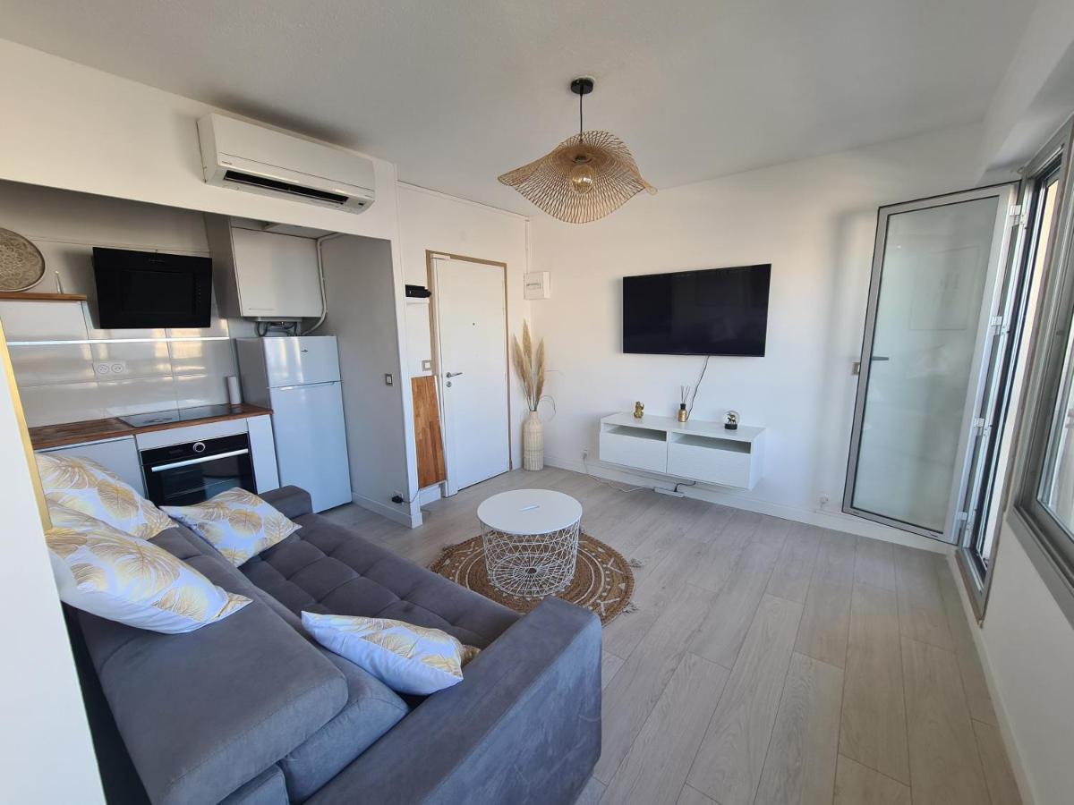 Appartement Lumineux Avec Vue Sur Mer A 50 M De La Plage Et Du Centre Ла Гранде-Моте Екстериор снимка